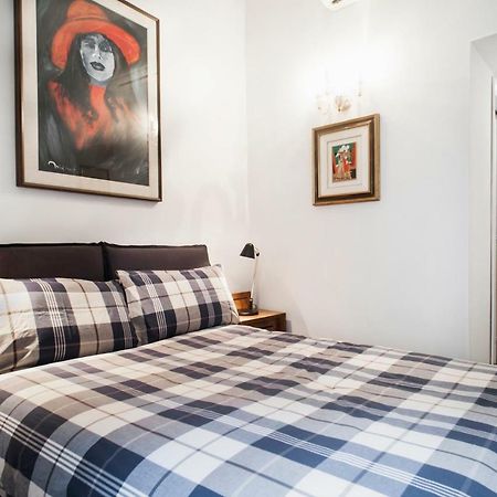 Santa Cecilia Apartment In Via Del Corso Róma Kültér fotó