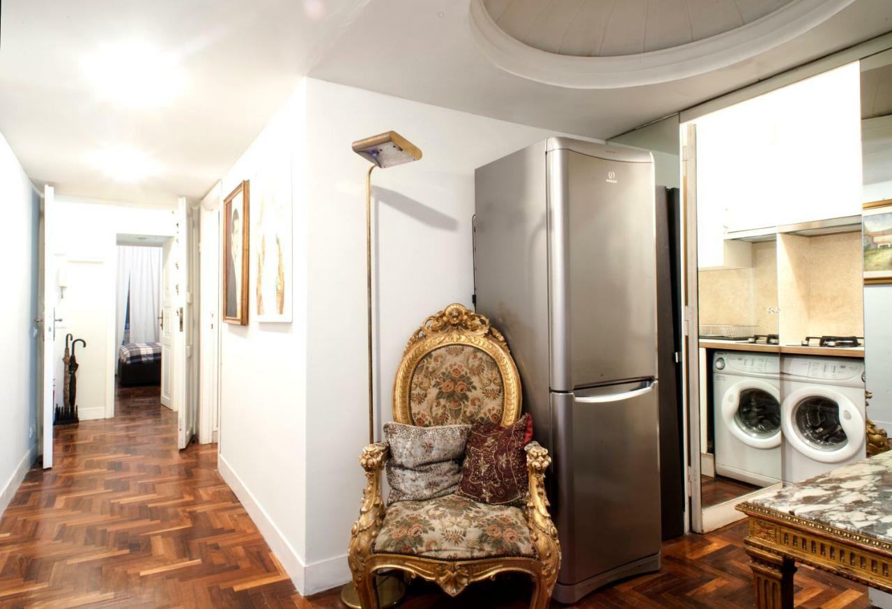 Santa Cecilia Apartment In Via Del Corso Róma Kültér fotó