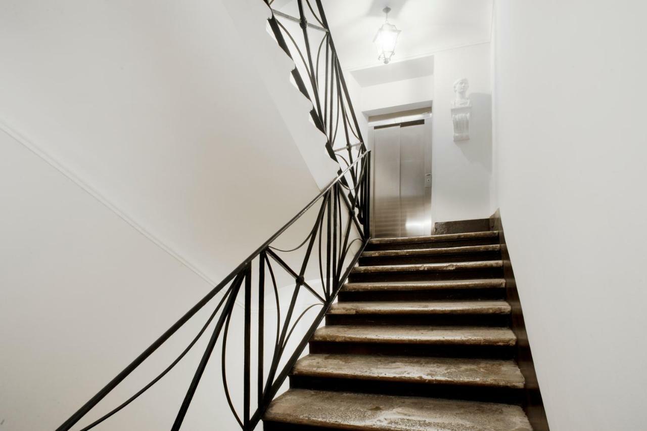 Santa Cecilia Apartment In Via Del Corso Róma Kültér fotó